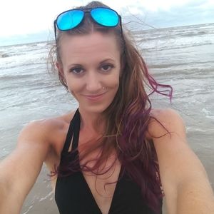 Meet your Posher, Neila